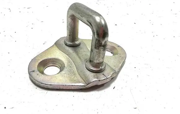 Suzuki Vitara (LY) Rear door lock loop/hook striker 6J26