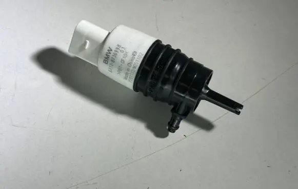 BMW X5 G05 Windscreen/windshield washer pump 8736998