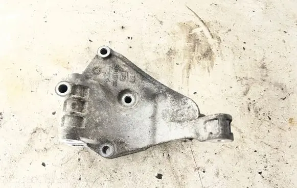 Iveco Daily 6th gen Generator/alternator bracket 504115732