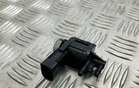 Audi A4 S4 B8 8K Turbo solenoid valve 1K0906283A