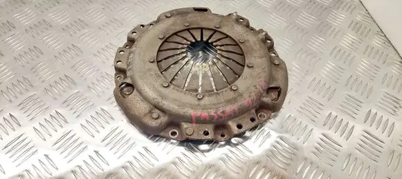 Volkswagen PASSAT B3 Pressure plate 028141025BX
