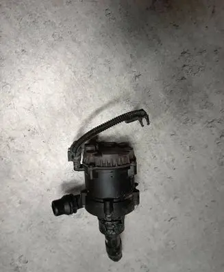 BMW 5 G30 G31 Engine coolant pipe/hose 8638237