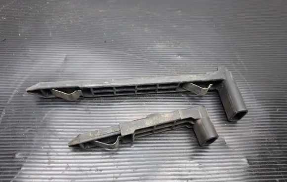 Volvo XC60 Headlight/headlamp mounting bracket 30763155 30763154