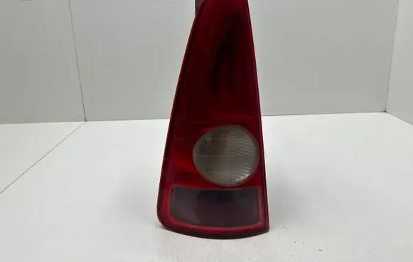 Renault Espace IV Rear/tail lights 8200027153