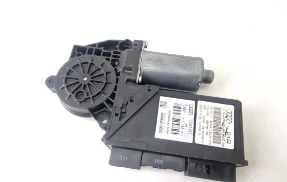 Audi A8 S8 D3 4E Rear door window regulator motor 4E0910802A