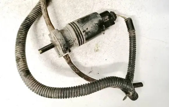 Jeep Grand Cherokee (WK) Windscreen/windshield washer pump 05152075aa 60381