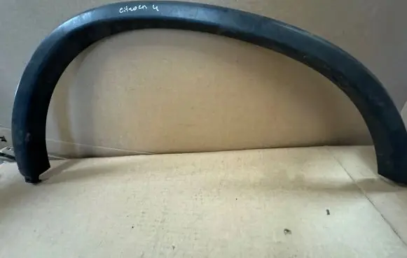 Citroen C4 II Rear arch trim 7407A238