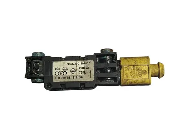 Audi A8 S8 D3 4E Airbag deployment crash/impact sensor 8E0959651B