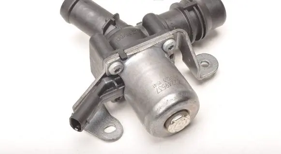 Volvo XC40 Water pump 32249537