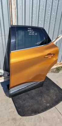 Renault Captur II Rear door