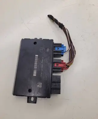 Mercedes-Benz C W204 Tow bar trailer control unit/module 5DS00978101 A2129001901 A2125451232