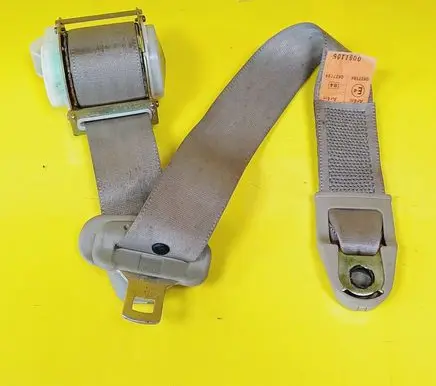 Rear seatbelt