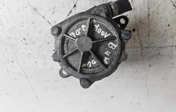 BMW 3 E46 Vacuum pump 98110885