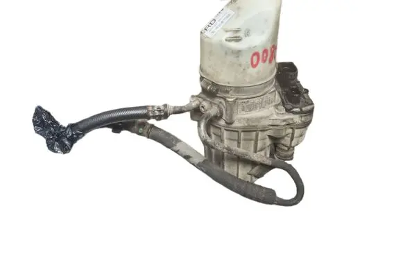 Opel Zafira B Power steering pump 13192897