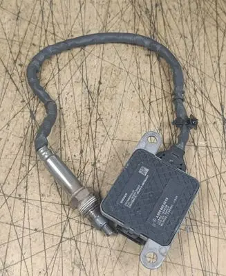 Mercedes-Benz E W213 Lambda probe sensor A0009053009
