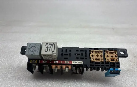 Audi A6 Allroad C6 Fuse module 8L0941822A