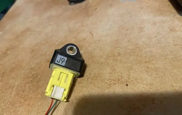 Lexus UX Airbag deployment crash/impact sensor 8983147050
