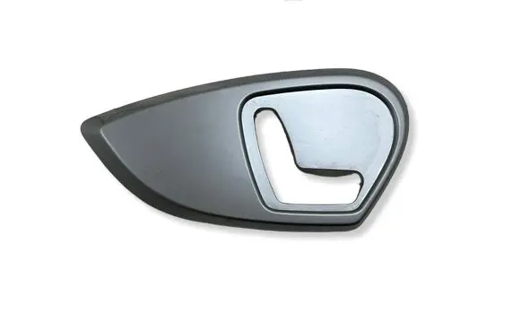 Mercedes-Benz ML W164 Front door seat control surround trim A6759