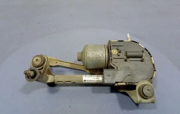 Seat Altea XL Front wiper linkage and motor 5P0955024C