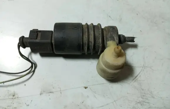 Audi A6 S6 C5 4B Windscreen/windshield washer pump