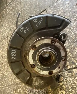Volkswagen PASSAT B6 Front wheel hub