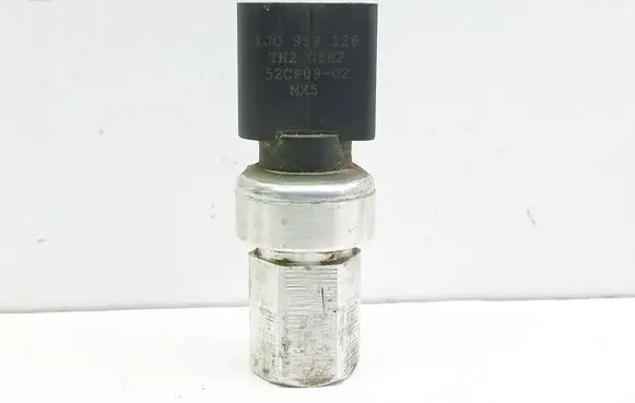 Audi A3 S3 8L Air conditioning (A/C) pressure sensor 1J0959126 52CP0902