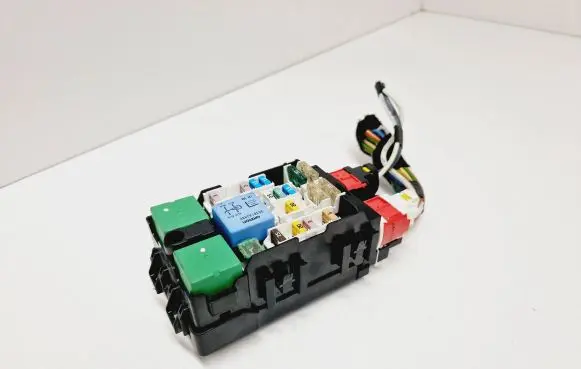 Peugeot 508 RXH Fuse module 9665492680