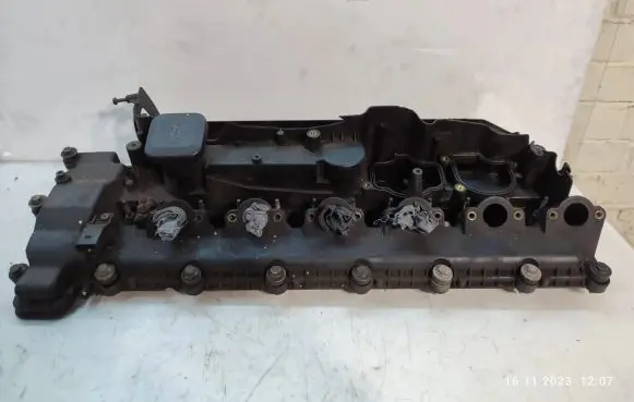 BMW 5 E39 Rocker cam cover 0928400352