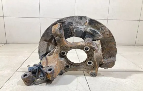 Volvo XC90 Front wheel hub spindle knuckle