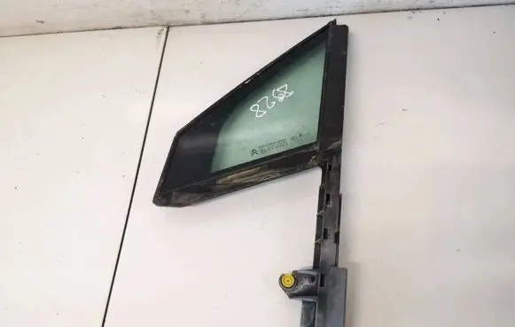 Citroen C5 Rear vent window glass 