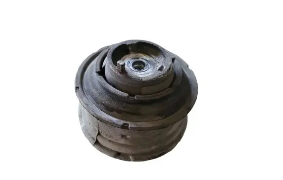 Mercedes-Benz E W211 Engine mount bracket