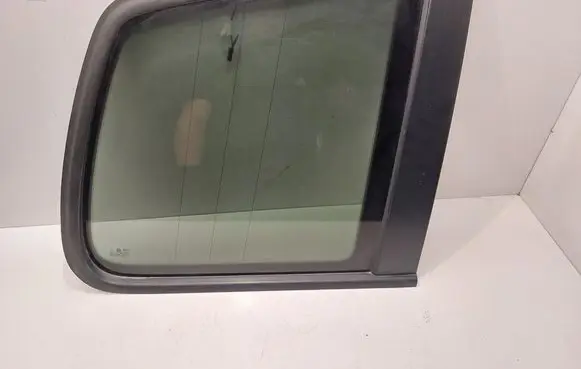 Volkswagen Touran I Rear side window 43R001667 E000001
