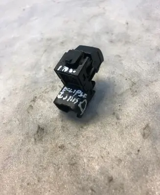 Mitsubishi Eclipse Cross Electric window control switch 8608a320