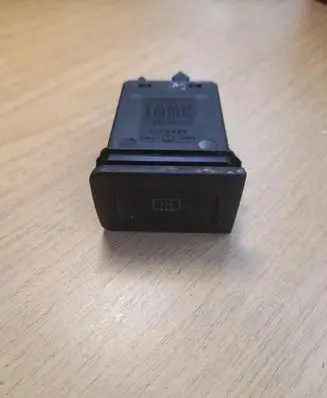 Volkswagen Golf IV Windscreen/window heater switch 6N0959621B