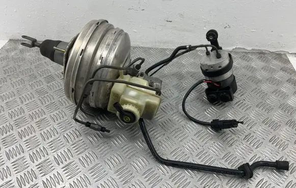 BMW 7 E65 E66 Brake booster 6753817