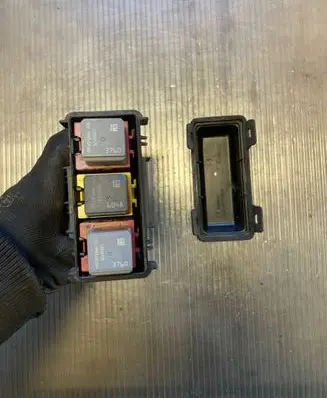 Chevrolet Orlando Fuse box set 96889481
