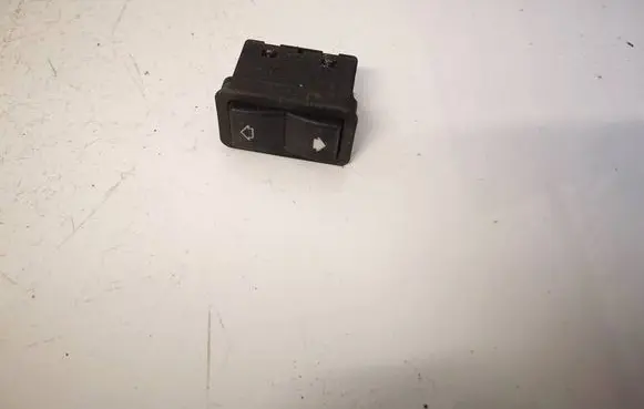 BMW 5 E39 Electric window control switch 8368974