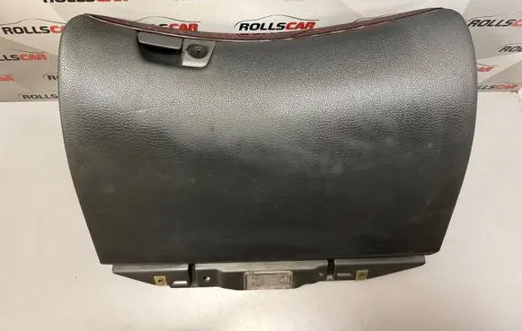 Glove box
