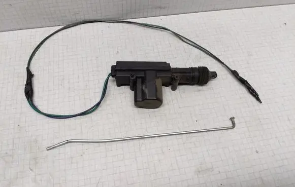 Mazda 323 F Central locking motor DIV 037992