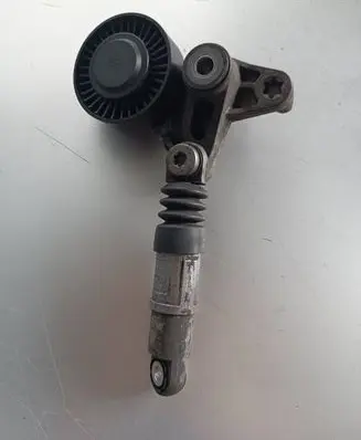 Audi A8 S8 D3 4E Generator/alternator belt tensioner 059145201F F23568905