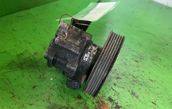 Peugeot 806 Power steering pump