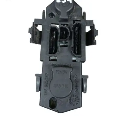 Seat Toledo II (1M) Tail light bulb cover holder 1M5945257