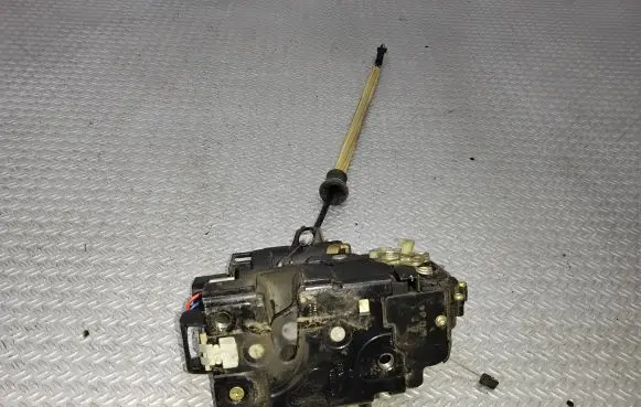 Seat Toledo II (1M) Front door lock