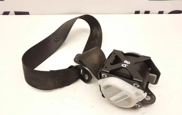 Audi A8 S8 D4 4H Middle seatbelt (rear) 4H0857807H