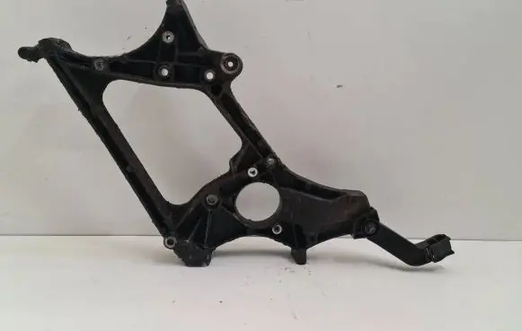 Mercedes-Benz E W212 Generator/alternator bracket A6512012009
