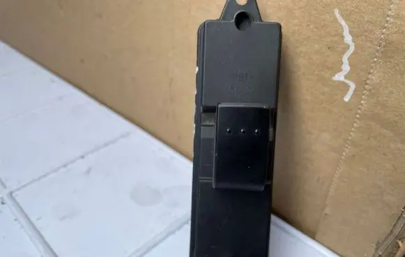 Mazda 3 I Electric window control switch 03123100