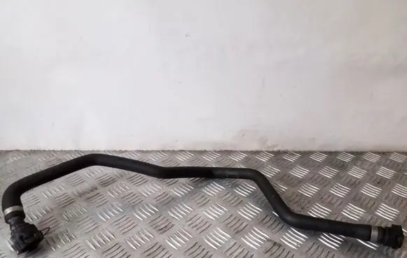 Engine coolant pipe/hose