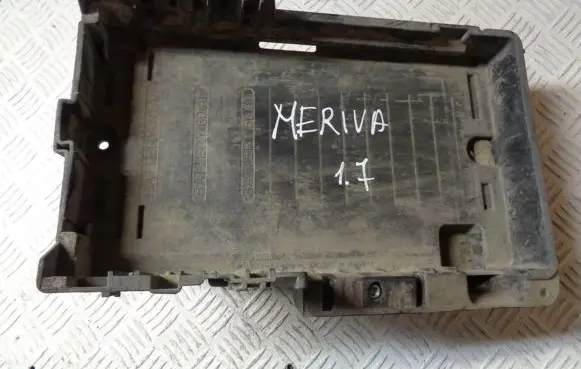 Opel Meriva B Battery tray 