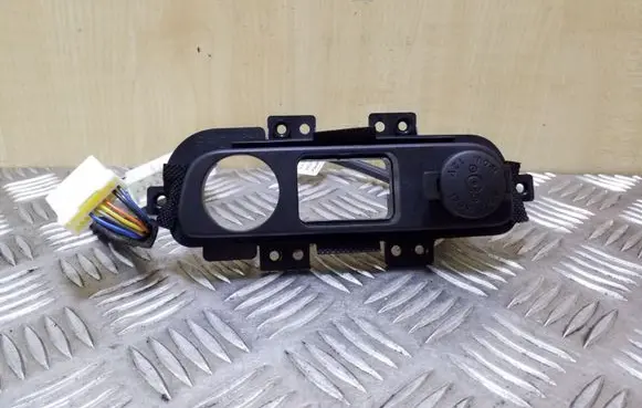 KIA Sportage 12 V Socket (front) 846333U910 846323U900