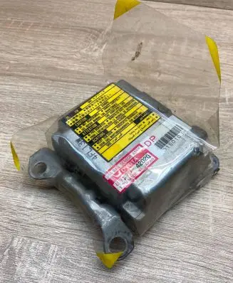 Toyota RAV 4 (XA10) Airbag control unit/module 8917042020